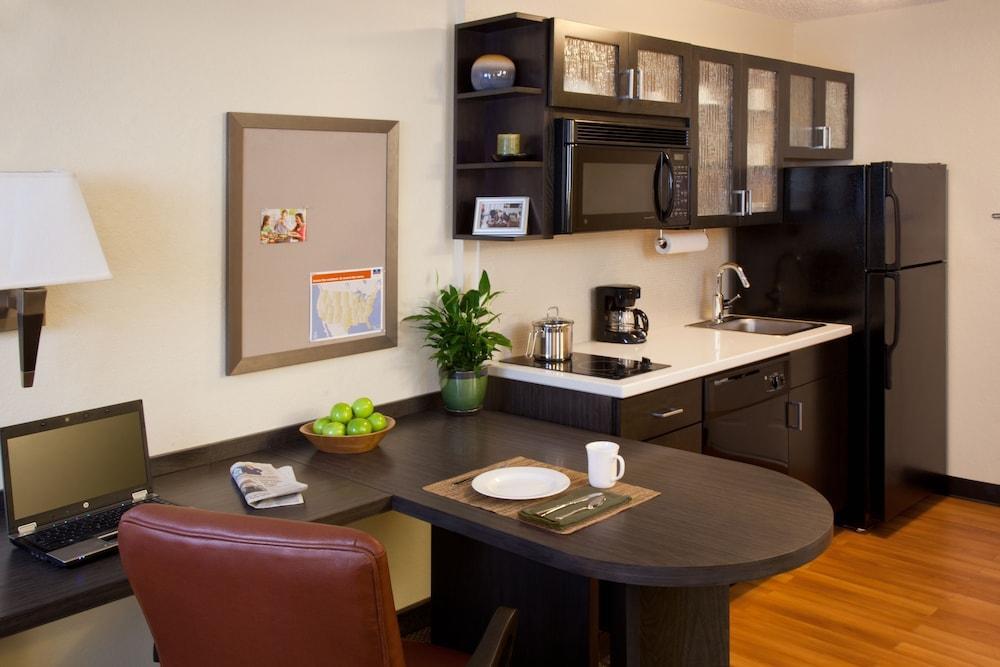 Candlewood Suites Bloomington By Ihg Bagian luar foto