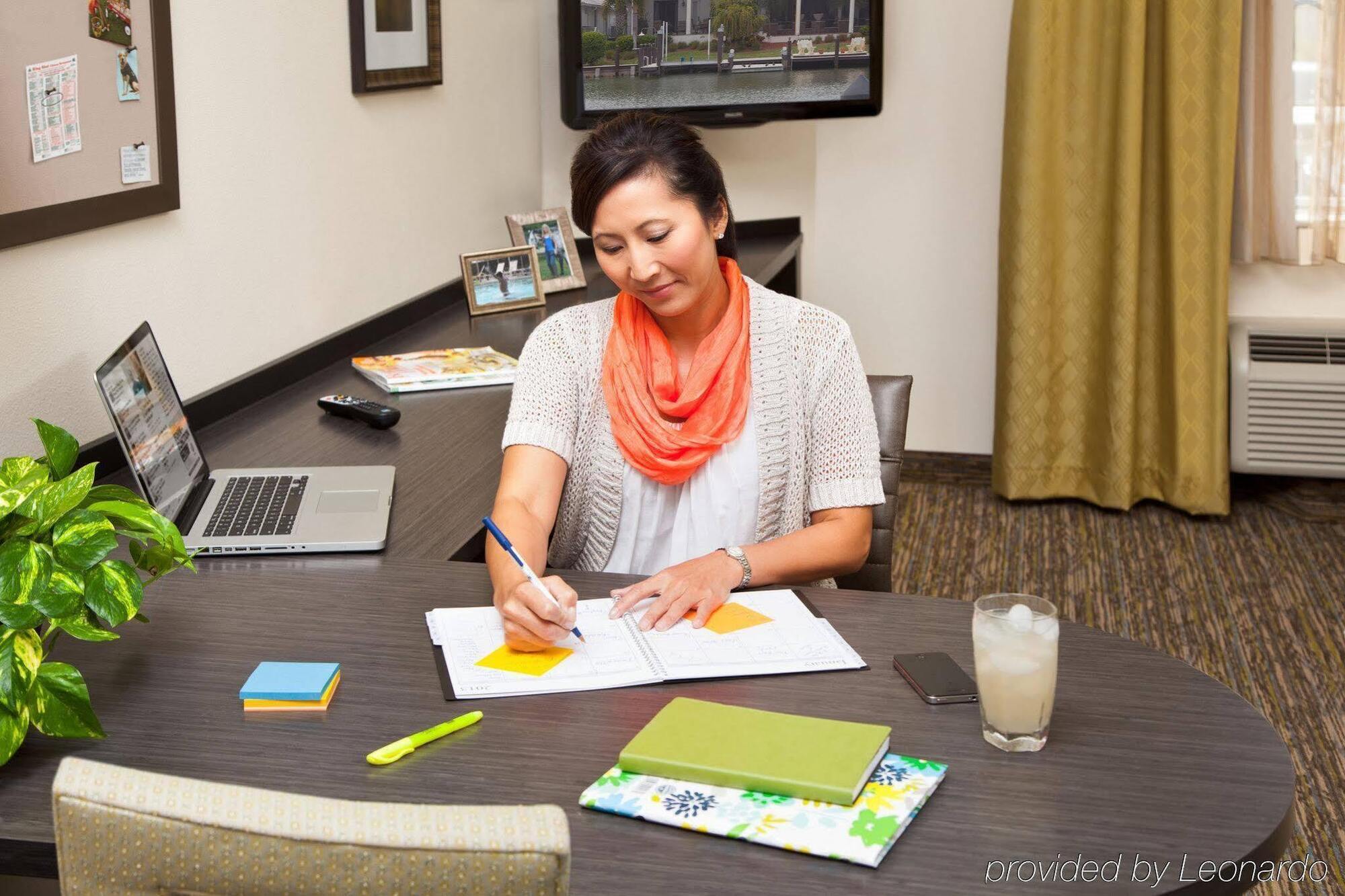 Candlewood Suites Bloomington By Ihg Bagian luar foto