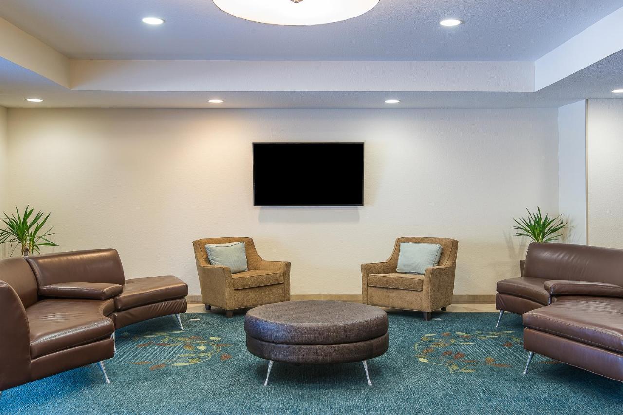 Candlewood Suites Bloomington By Ihg Bagian luar foto