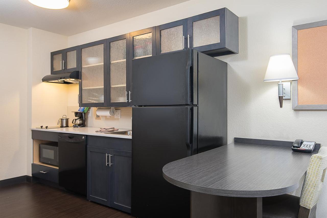 Candlewood Suites Bloomington By Ihg Bagian luar foto